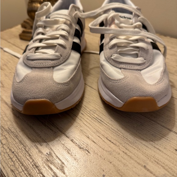 Adidas Cloud Comfort White and Black Classic Sneakers. Sz 9.5 - Picture 4 of 7